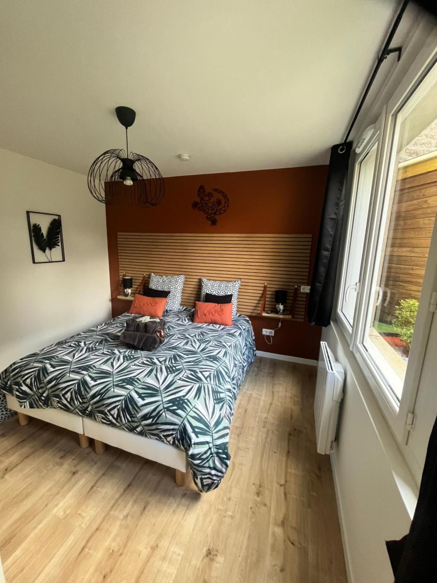 Beau Loft Room Proche Mont Saint Michel Jaccuzi Illimite En Plein Centre Avranches Eksteriør billede